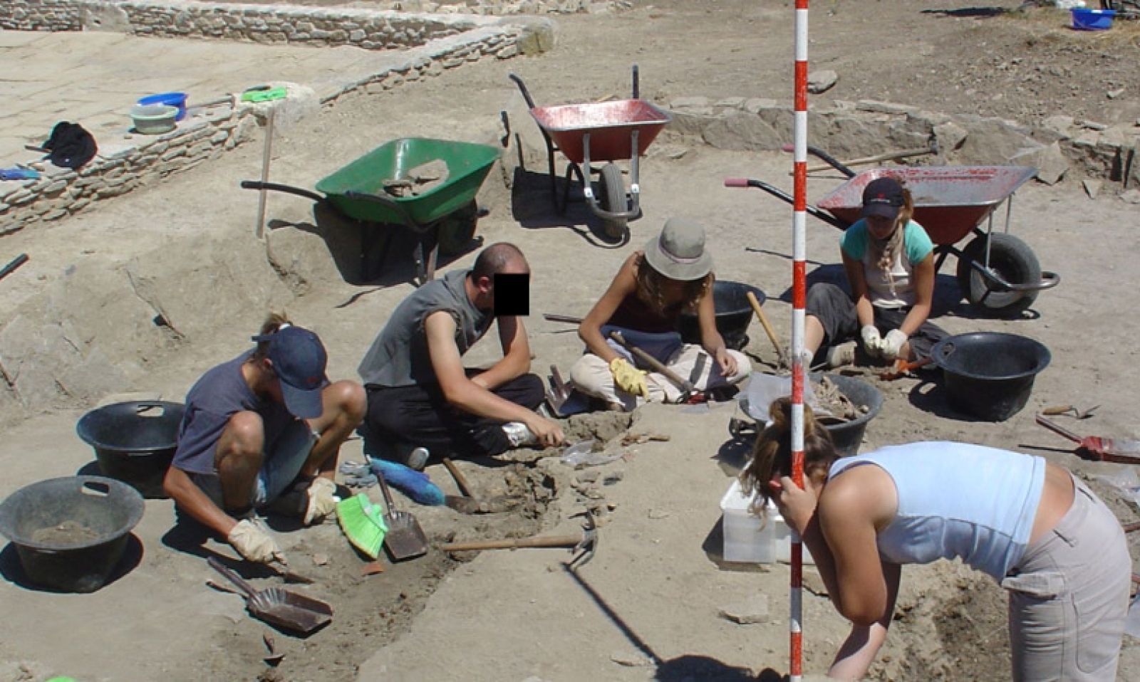 Excavación del recinto 5, verano 2005.